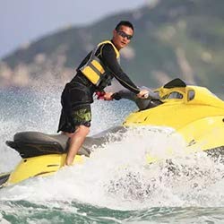 Renogy 10W Solar Trickle Charger Portable Battery Maintainer with Lighter Plug/Alligator Clips/Battery Cables for Car Boat Marine Motorcycles Truck - Image 7